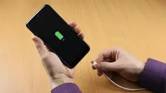 Telefon se dlouho nabíjí? Zde je návod, jak ho nabít dvakrát rychleji – účinné tipy