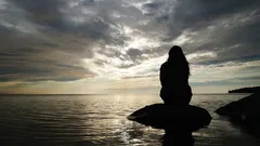 Proč se v samotě cítíte klidněji? Psychologové odhalují úžasné důvody