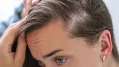 Vlasy přestanou růst – není to genetika, ale zvyky, o kterých jste ani netušili