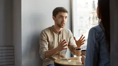 Jak přesně poznat chytrého člověka? Jedna věta ho hned prozradí