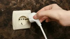 Nikdy nenechávejte tento domácí spotřebič zapojený v zásuvce – tady je, co se může stát