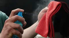 Jedno postříkání a televize skončí na skládce: jak úklid vede k nákupu nového televizoru