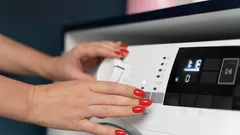 Hluk, vodní kámen a zápach zmizí během okamžiku: Způsob, který vrátí vaší pračce sílu a svěžest