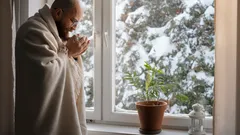 Průvan, kondenzace a led: hlavní chyba majitelů plastových oken, která odvádí veškeré teplo