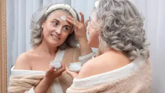 Roky plynou, ale pleť nestárne: Tajemství udržení mladistvého vzhledu v pokročilém věku