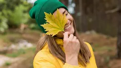 Proč podzimní listí tak krásně voní? Vědci znají odpověď na tuto zajímavou otázku