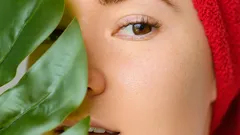 Éra kosmetiček se blíží ke konci: tento levný produkt z obchodu rozzáří vaši pokožku