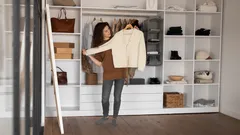 Hlavní nepřítel moderního interiéru – skříň: co ji v trendových designech nahrazuje