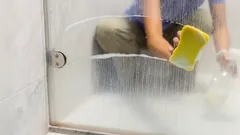 Tajemství hotelu, která vám pokojské neprozradí: sprcha bude zářit bez jediné skvrny