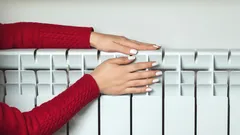 Topná sezóna 2025: Jak snadno ušetřit a zůstat v teple na podzim i v zimě