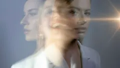 Proč u lidí vnímáme dvojí úmysly? Psychologové vysvětlují, co je to „D-faktor“